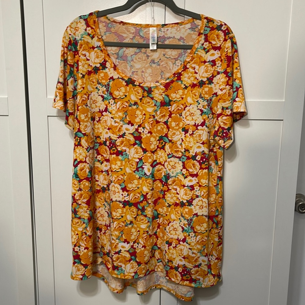 LulaRoe Red, Orange, Yellow Floral Classic Tee Size XL NWOT
